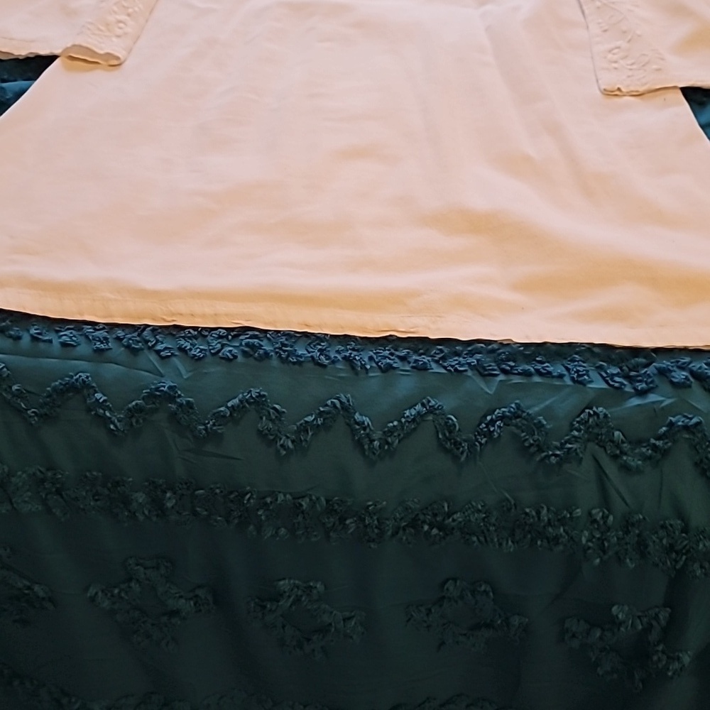 Chali Embroidered White Peasant Top Size Large - Picture 8 of 8